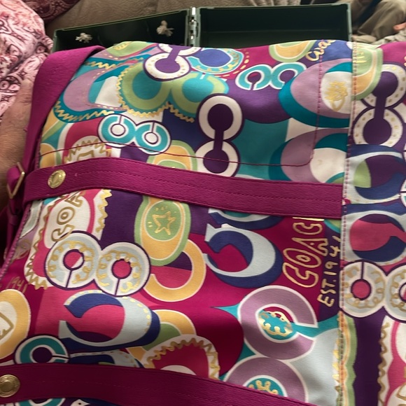 Coach duffle bag multi color. Very nice and clean - Picture 10 of 10